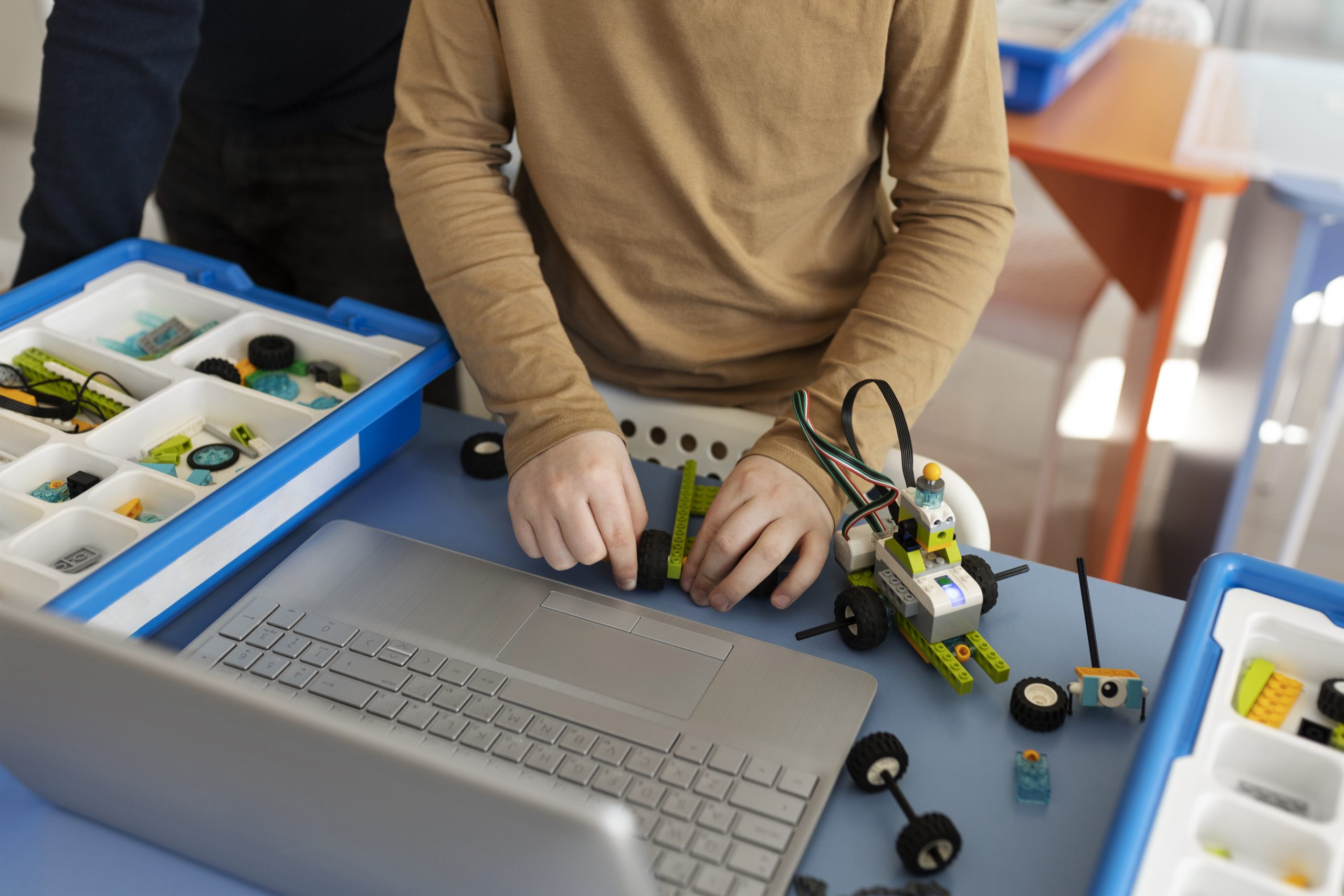 LEGO EDUCATION: INTRODUCCIÓN A LA ROBÓTICA